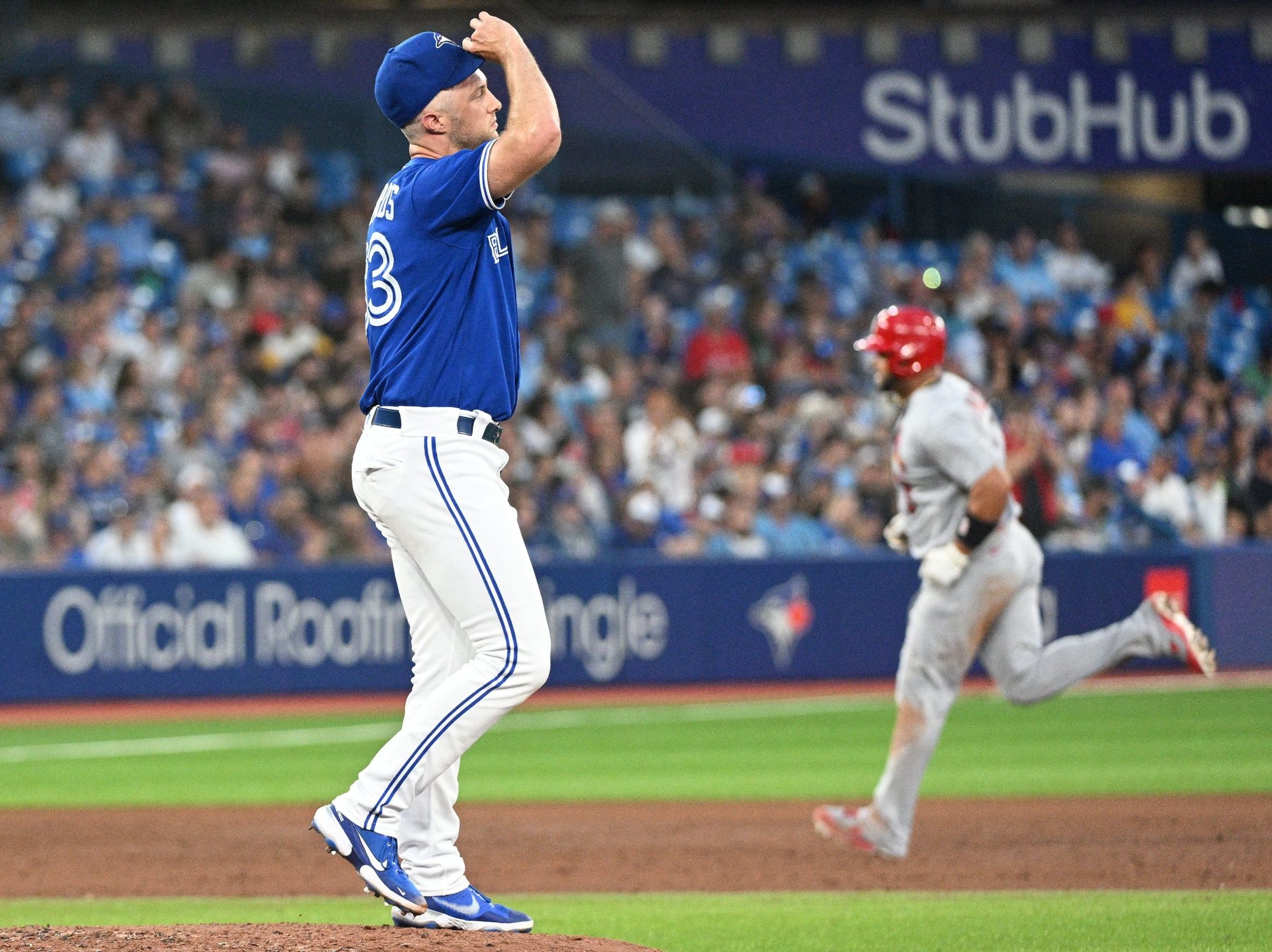 Pujols home run helps Cardinals snap Blue Jays' 7-game win streak