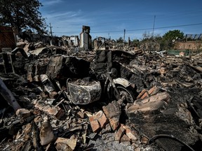 Wohnhäuser, die durch einen russischen Militärschlag zerstört wurden, sind zu sehen, während Russlands Angriff auf die Ukraine in der Stadt Orikhiv, Region Saporischschja, Ukraine, am 27. August 2022 andauert.