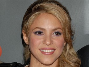 Shakira – 2013 – AVALON (Bang Showbiz)