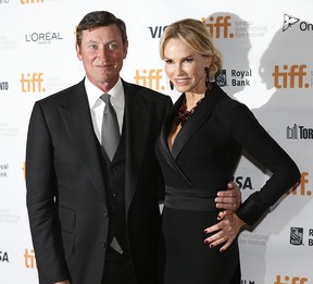 Wayne und Janet Gretzky im Ryerson Theatre für die Red-Carpet-Premiere von „The Sound and the Fury“ während des Toronto International Film Festival in Toronto am 6. September 2014.