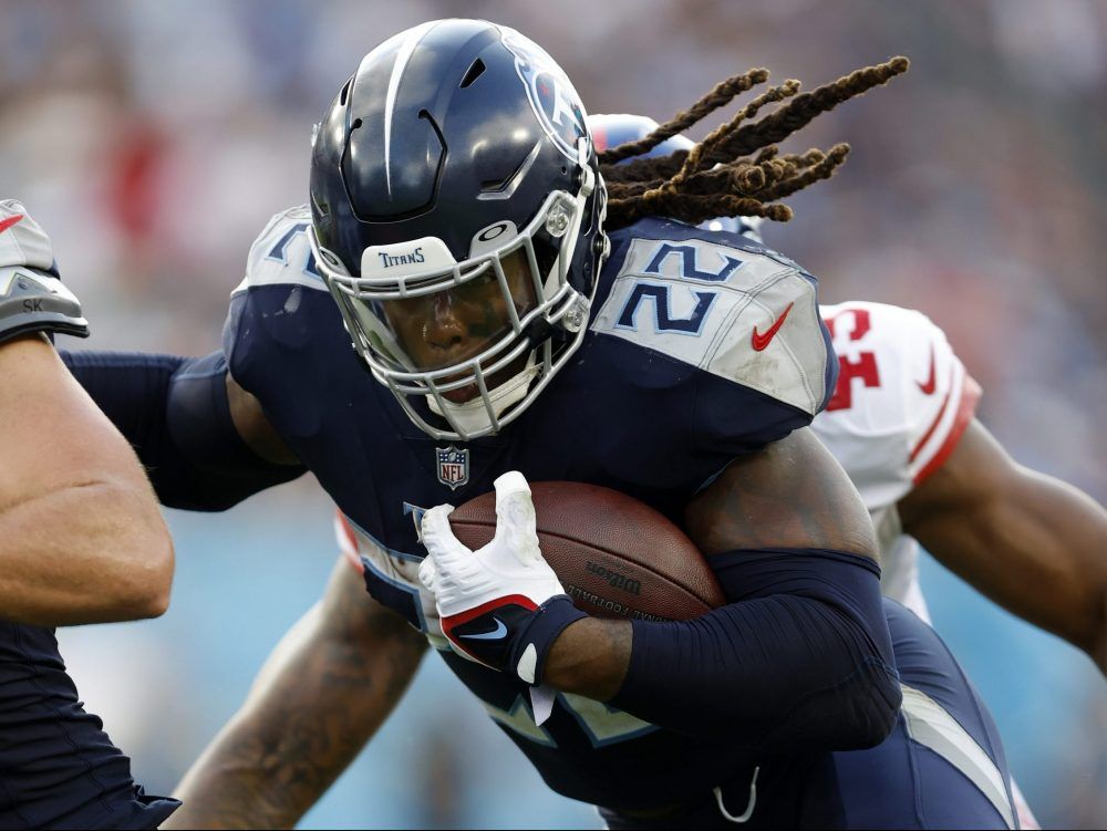 Derrick Henry runs Titans past Bills on Monday night 