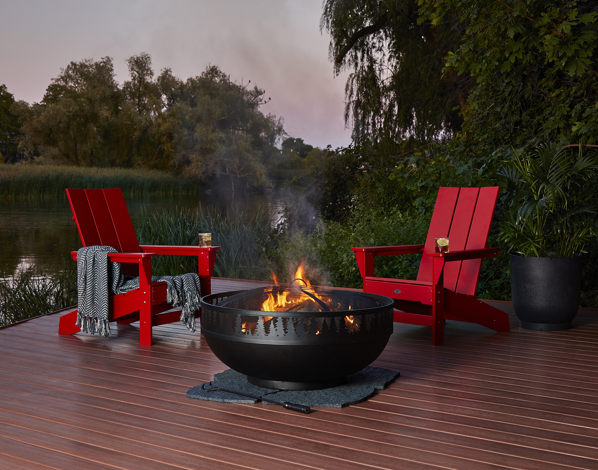 Cool outdoor living spaces for fall