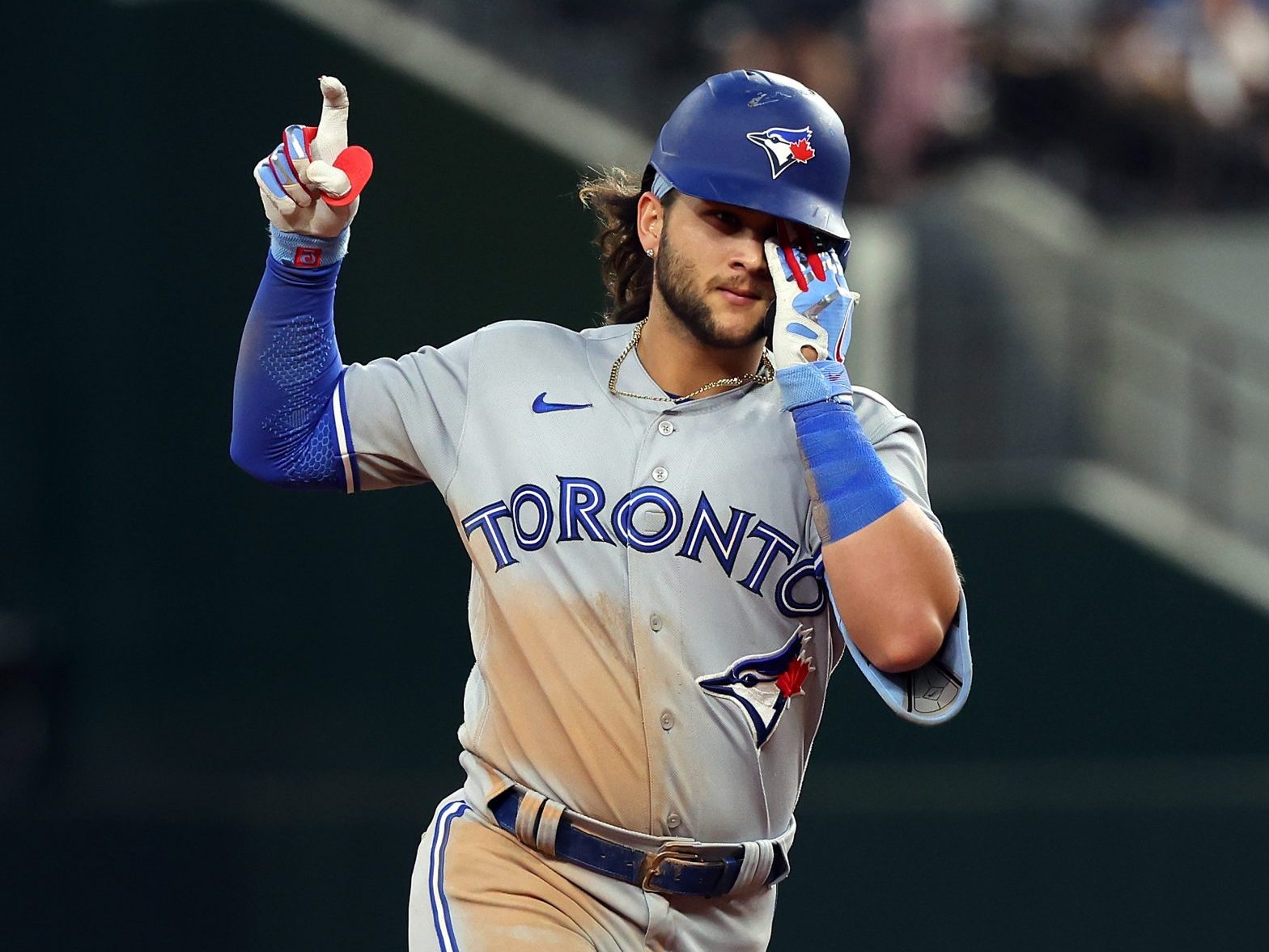 Santiago Espinal and Bo Bichette lead Toronto Blue Jays past Texas