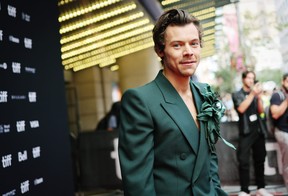 Harry Styles besucht die Premiere von My Policeman während des Toronto International Film Festival 2022 im Princess of Wales Theatre am 11. September 2022 in Toronto, Ontario.