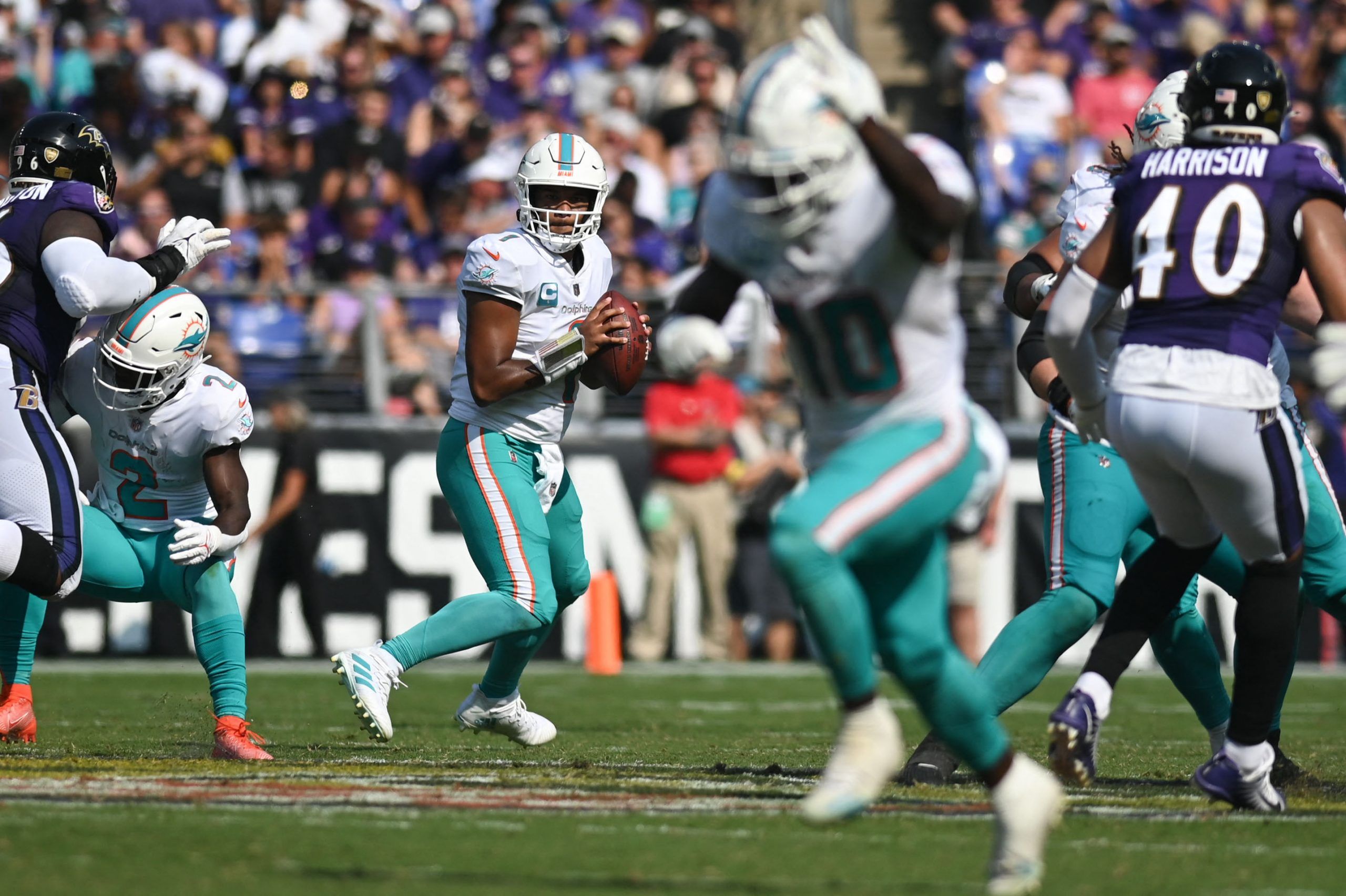 Tagovailoa, Dolphins stun Ravens with huge 4th-quarter rally