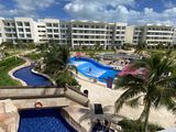 torontosun.com - Cynthia McLeod - STAR TREATMENT: Vacation like an A-Lister at Planet Hollywood Cancun
