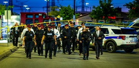 Die Polizei trifft sich mit Reportern, nachdem ein Polizist aus Toronto in der Nähe der Argentia Rd. erschossen wurde.  und Winston Churchill Blvd.  in Mississauga am Montag, 12. Sept. 2022. Ernest Doroszuk/Toronto So