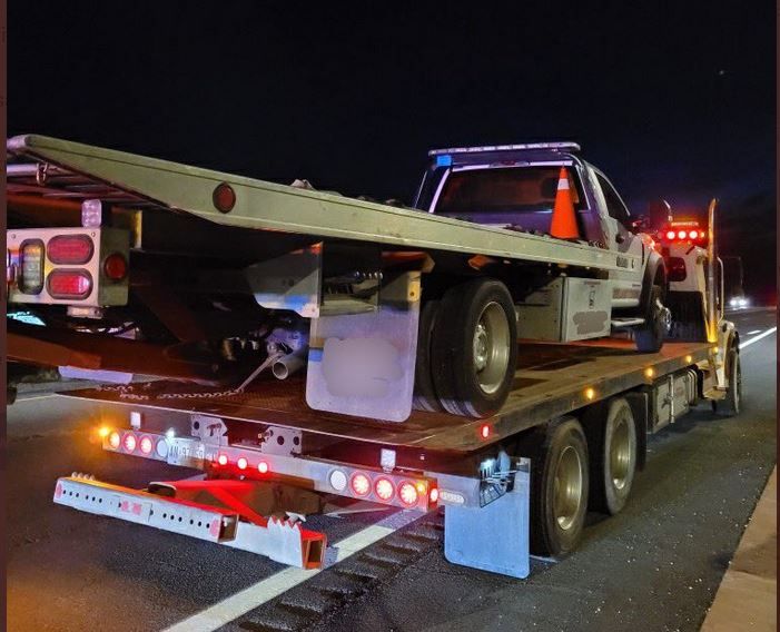 Tow Truck Driver Called To Crash Allegedly Turned Up Drunk Toronto Sun   Tow 