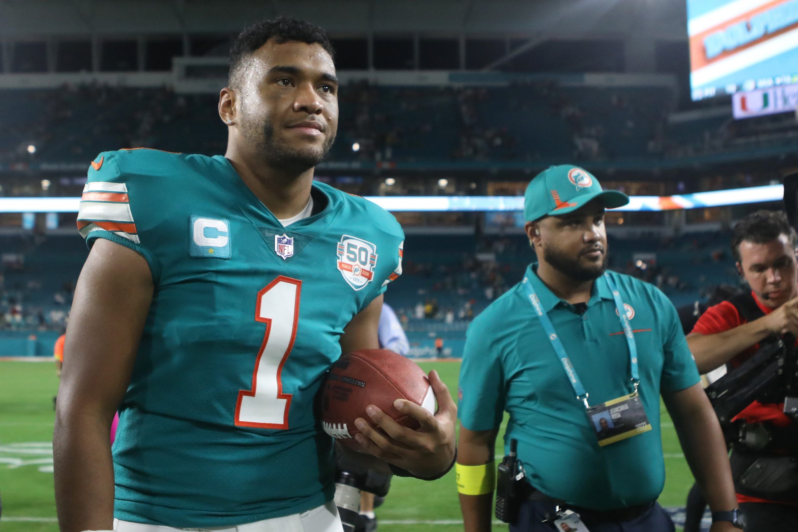 Tua Tagovailoa returns, Dolphins beat Steelers when defense closes out win