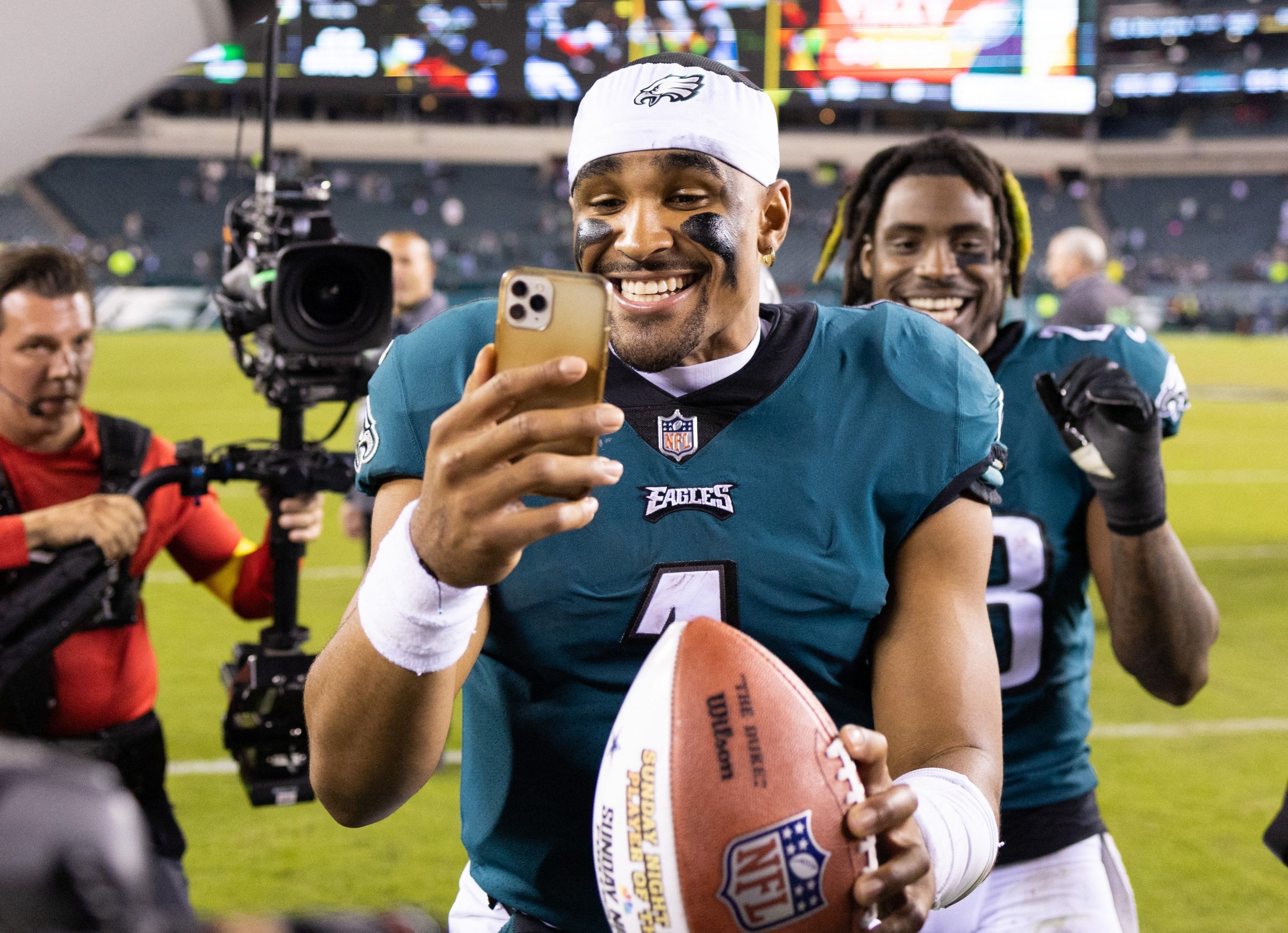 Philadelphia Eagles vs. Dallas Cowboys prediction, pick, odds: Can Jalen  Hurts, Eagles stay undefeated on SNF?