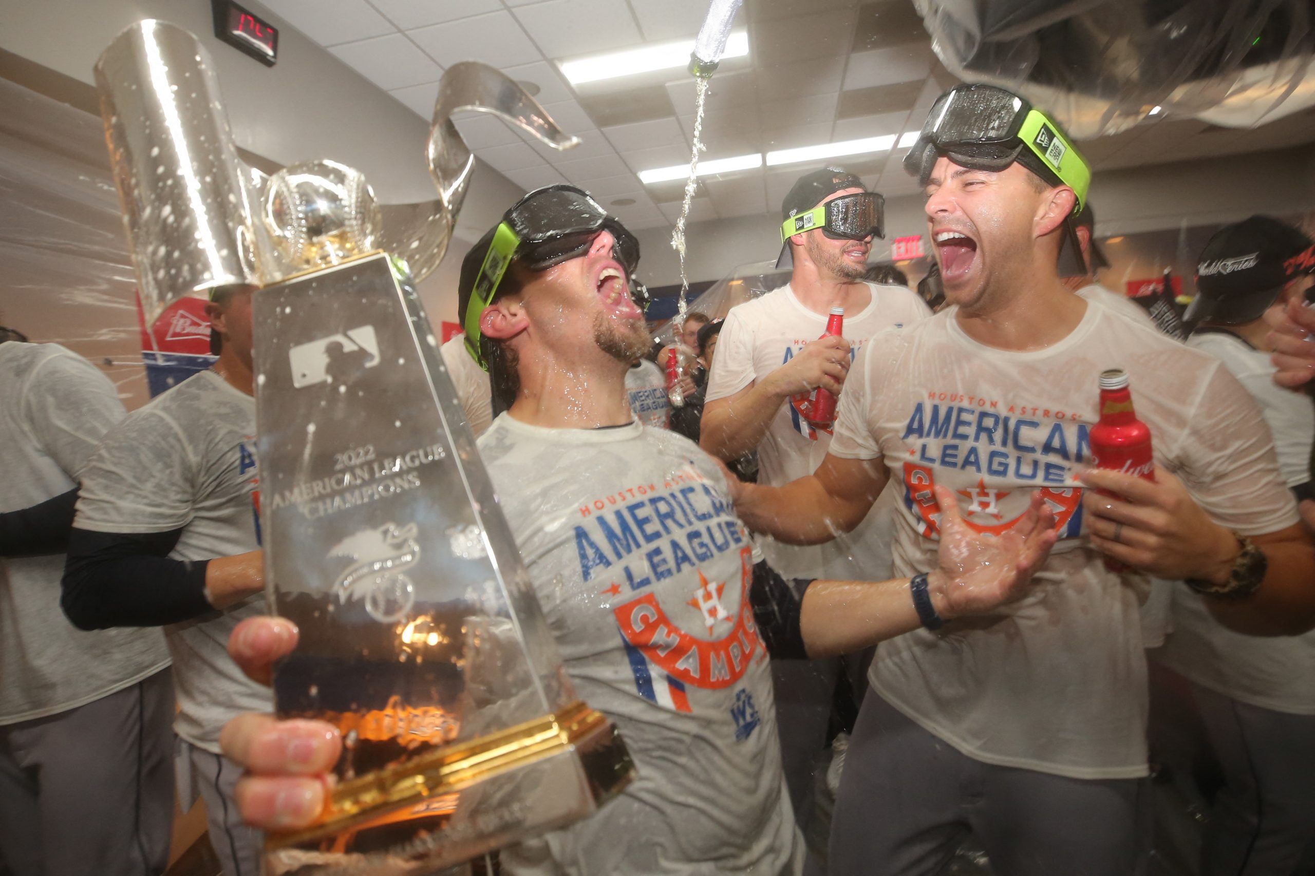 Astros receive ALCS trophy, 10/23/2022