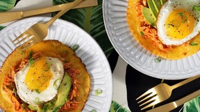 Buffalo Chicken Tostada – egg.ca