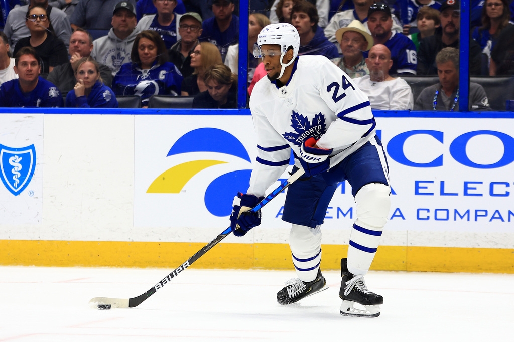 Maple Leafs making veteran forward Wayne Simmonds available in a trade