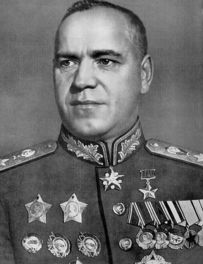 Der berühmte russische General Georgy Zhukov wäre mit der Moronski-Brigade nicht zufrieden.