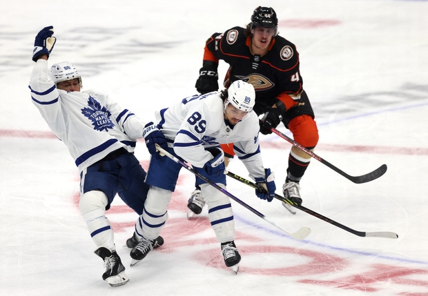 Maple Leafs Blow Lead In Anaheim, Pressure Mounts | Toronto Sun