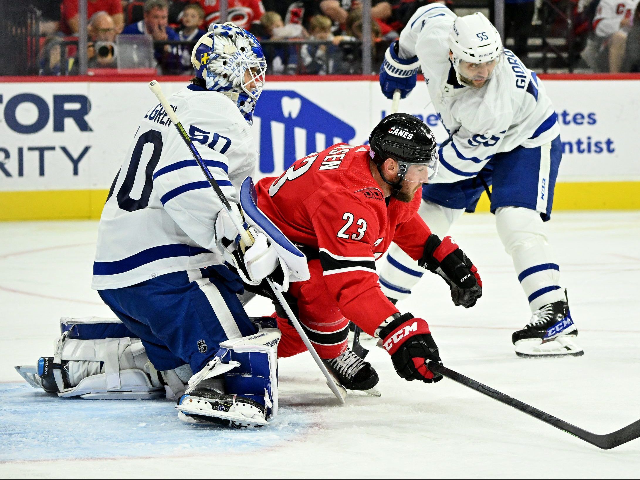 Tavares Scores In 3rd, Maple Leafs Beat Hurricanes 3-1