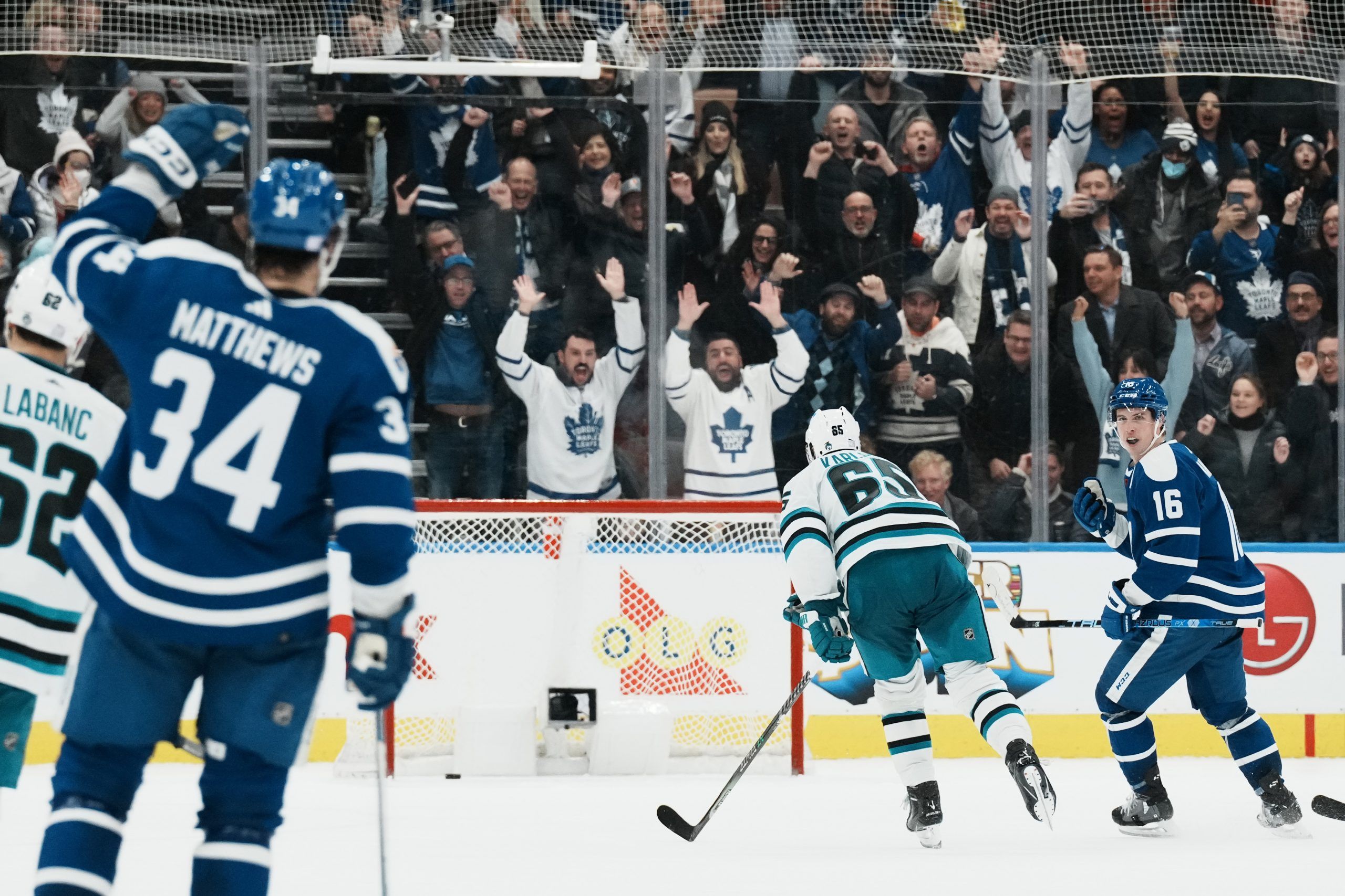 Mitch Marner ties points record as red-hot Maple Leafs defeat Sharks