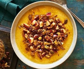 Bol de smoothie au gâteau aux carottes – Ontario terre nourricière