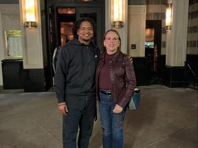 Jamal Hinton shared this image on his Twitter account two days before U.S. Thanksgiving, confirming that he will be meeting up with Wanda Dench for a seventh time to kick off the holidays.