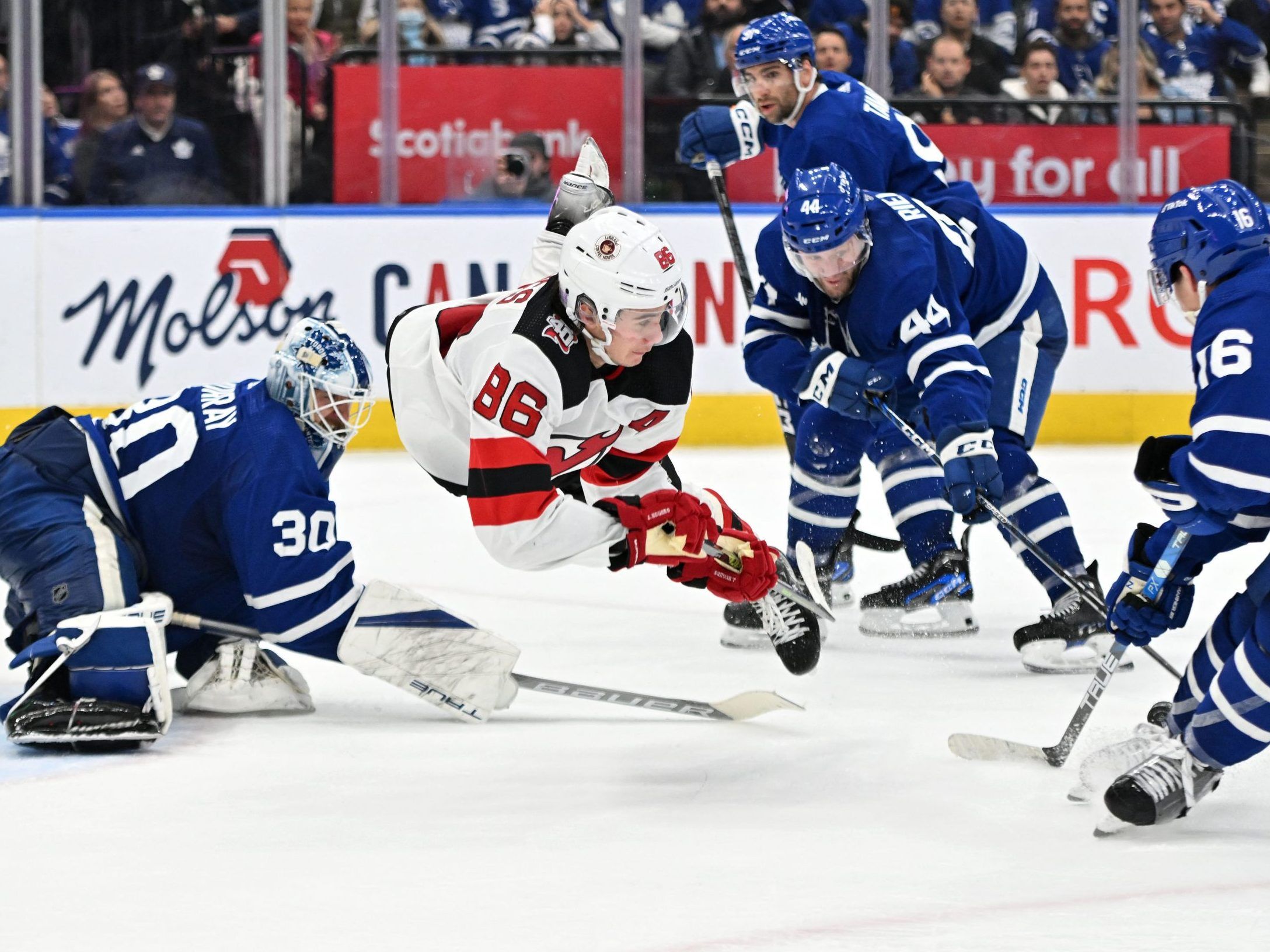 Maple Leafs fall to Devils in OT as New Jersey wins its 11th in a row