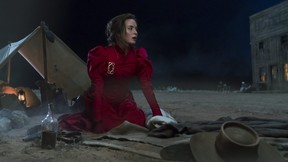 Emily Blunt em uma cena de The English, agora em streaming no Prime Video.