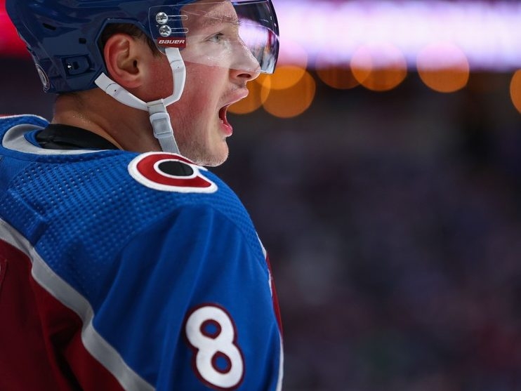 Can Cale Makar really contend for the Norris Trophy this season