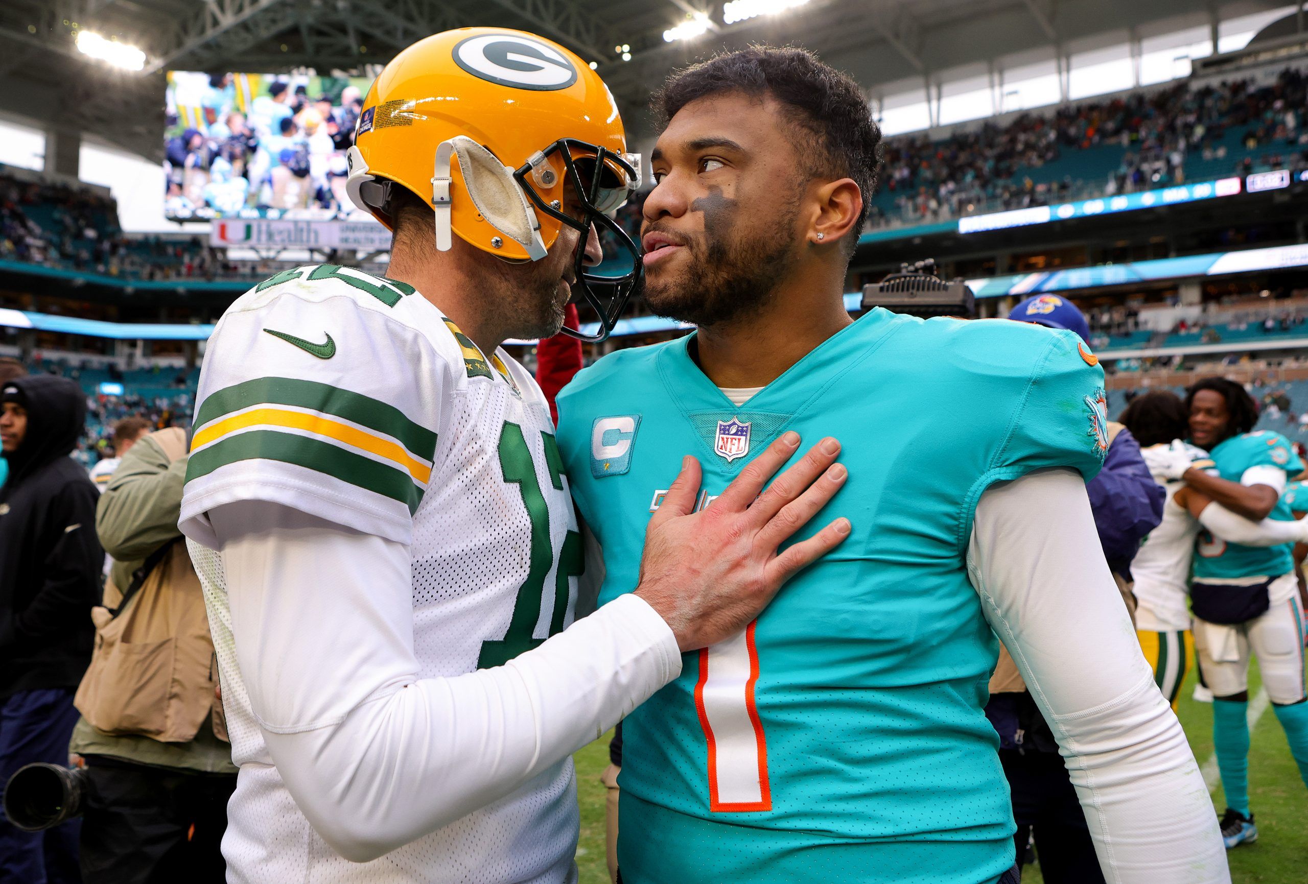 Tua Tagovailoa of the Miami Dolphins hands the ball off to Raheem News  Photo - Getty Images