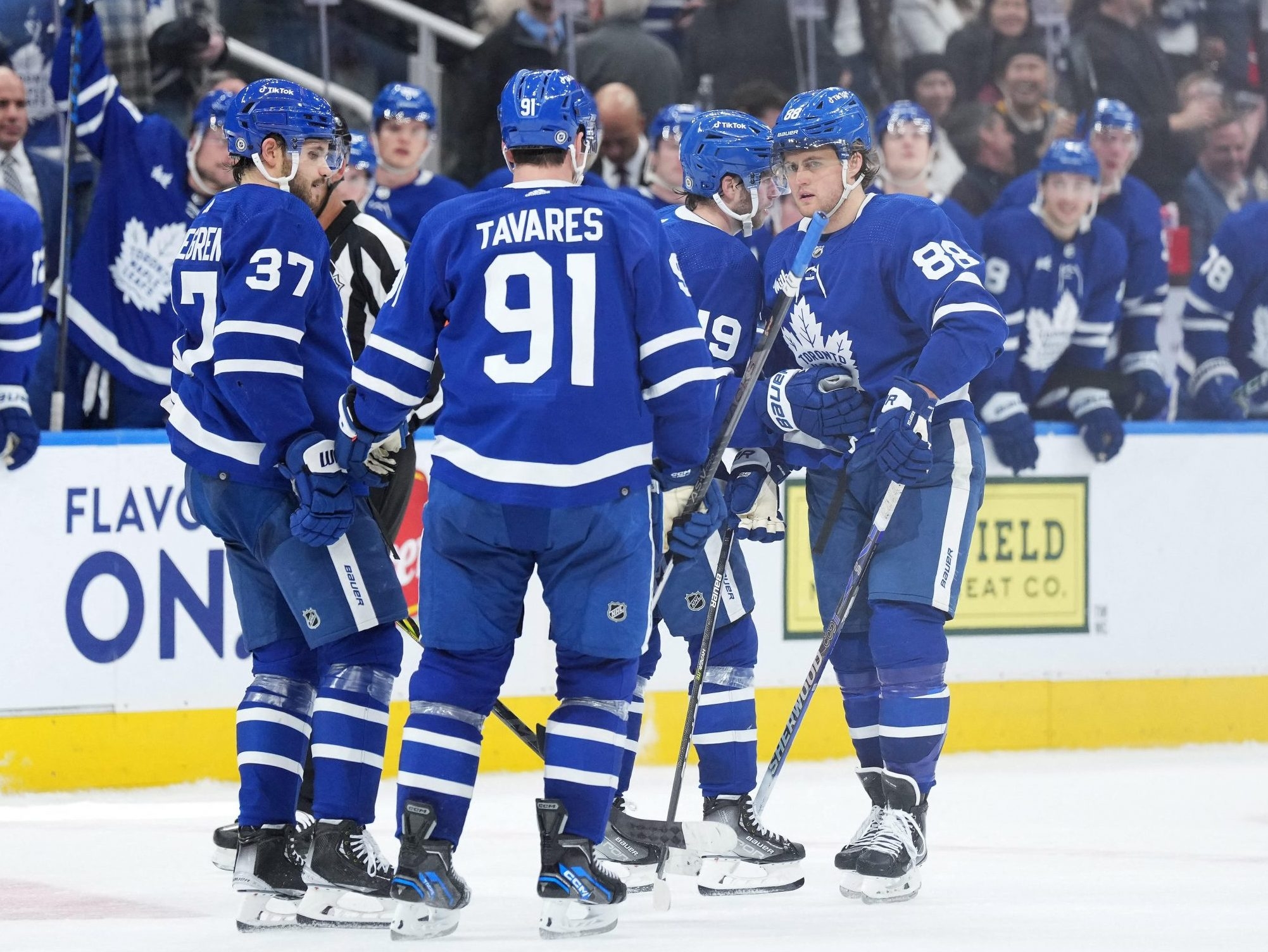 Victory over Lightning is a night of distinction for Maple Leafs ...