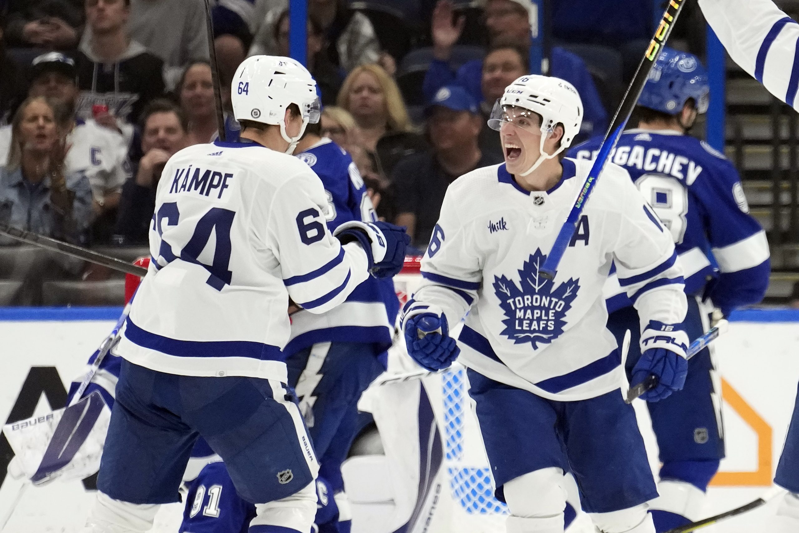 Marner extends point streak to 19 games, breaking Maple Leafs record ...