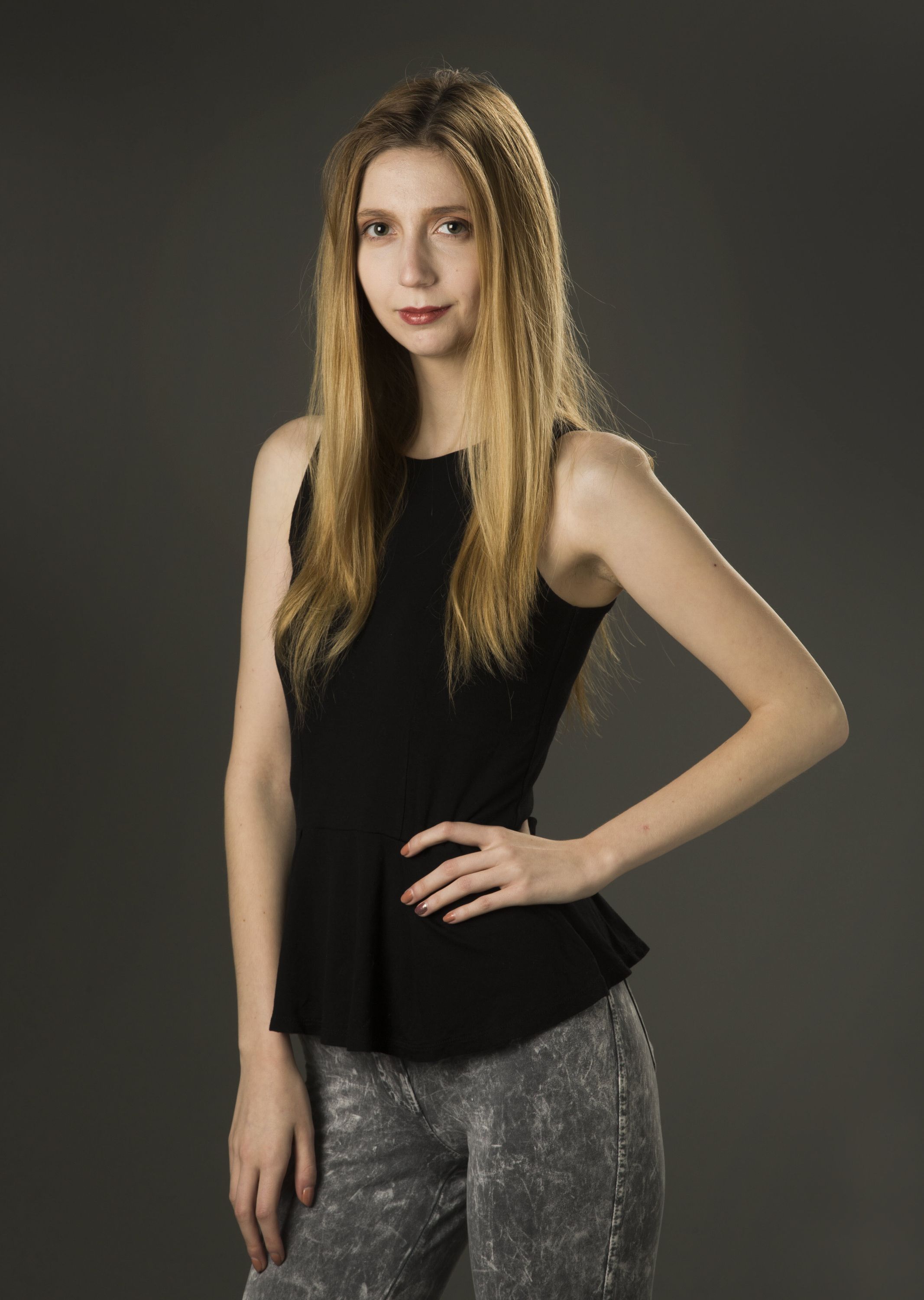 SUNshine Girl Laura Toronto Sun