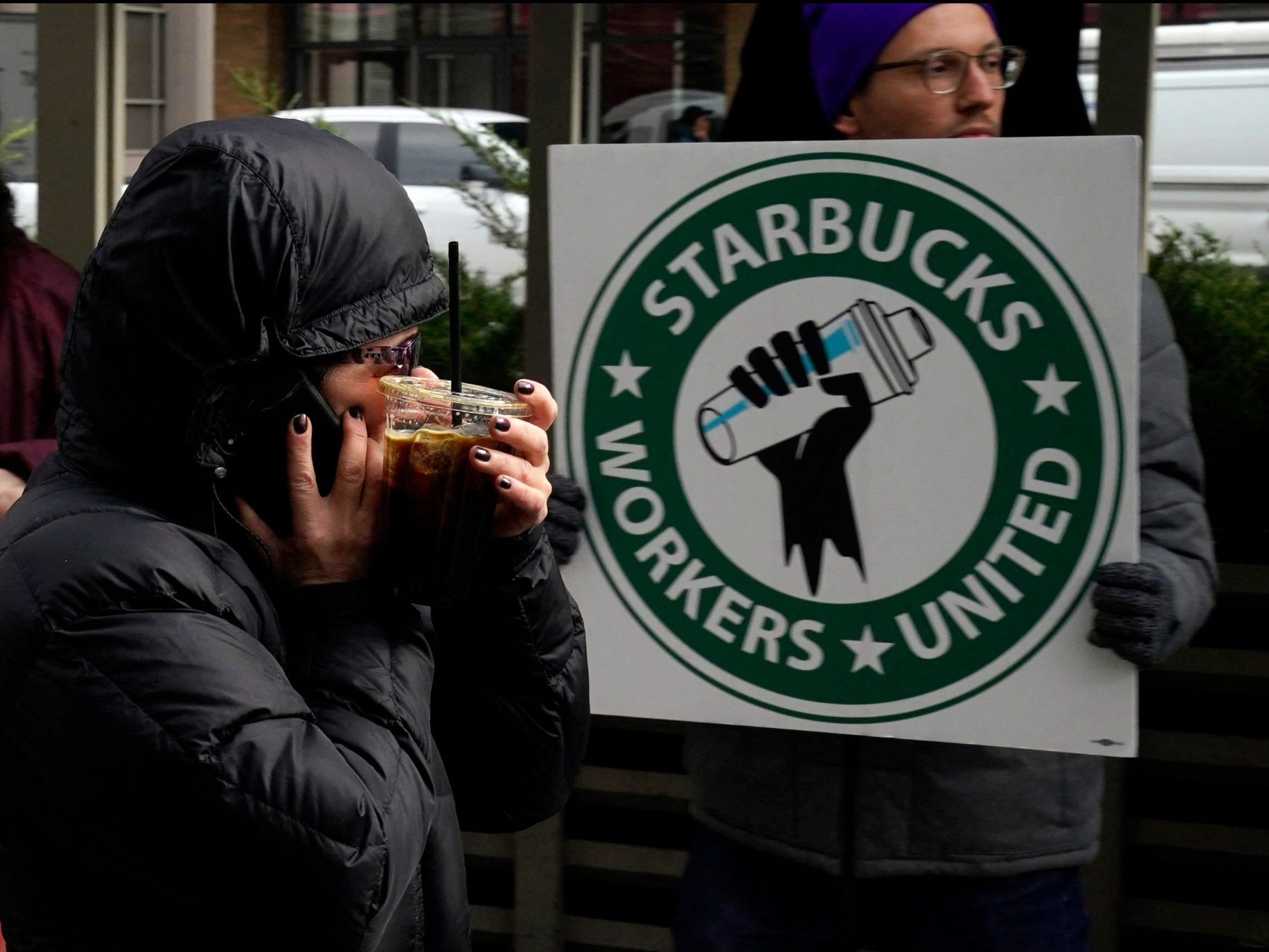 Starbucks Workers Begin 3-day Walkout At 100 U.S. Stores | Toronto Sun