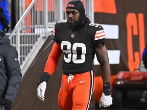 Cleveland Browns Jadeveon Clowney of the Cleveland Browns leaves the game after being injured against the Baltimore Ravens during the first half at FirstEnergy Stadium on December 17, 2022 in Cleveland, Ohio.