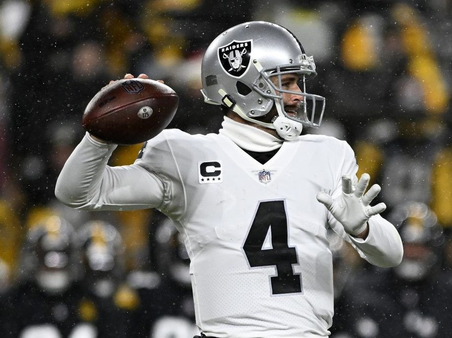 Derek Carr says goodbye to Raiders after 9 seasons