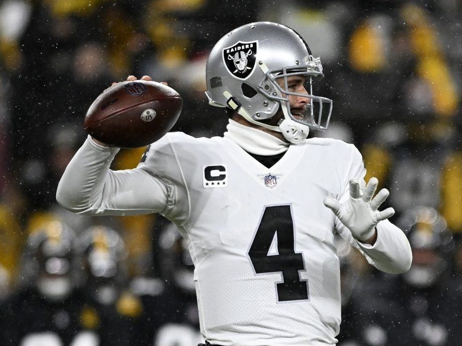 QB Derek Carr says goodbye to Raider Nation