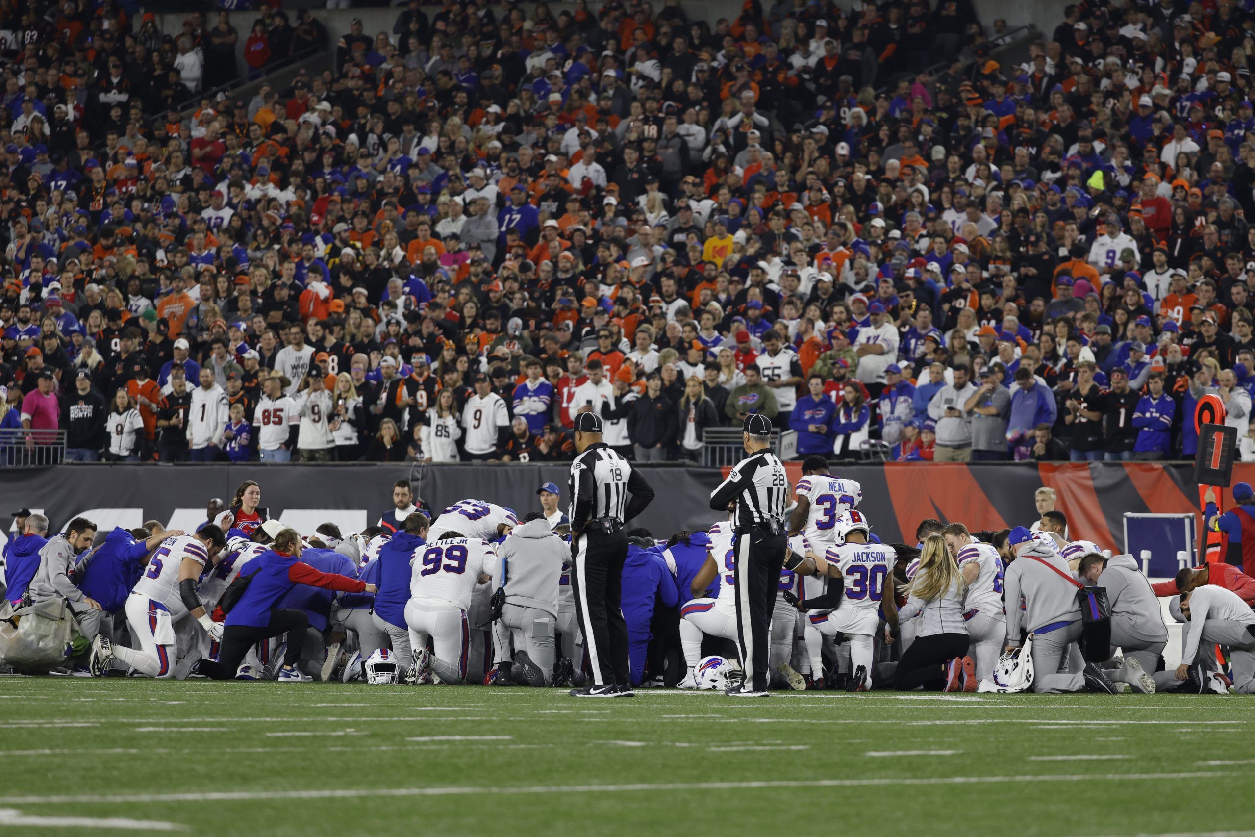 Buffalo safety Damar Hamlin collapses during game vs. Bengals, is in  critical condition, NFL says; game postponed indefinitely 