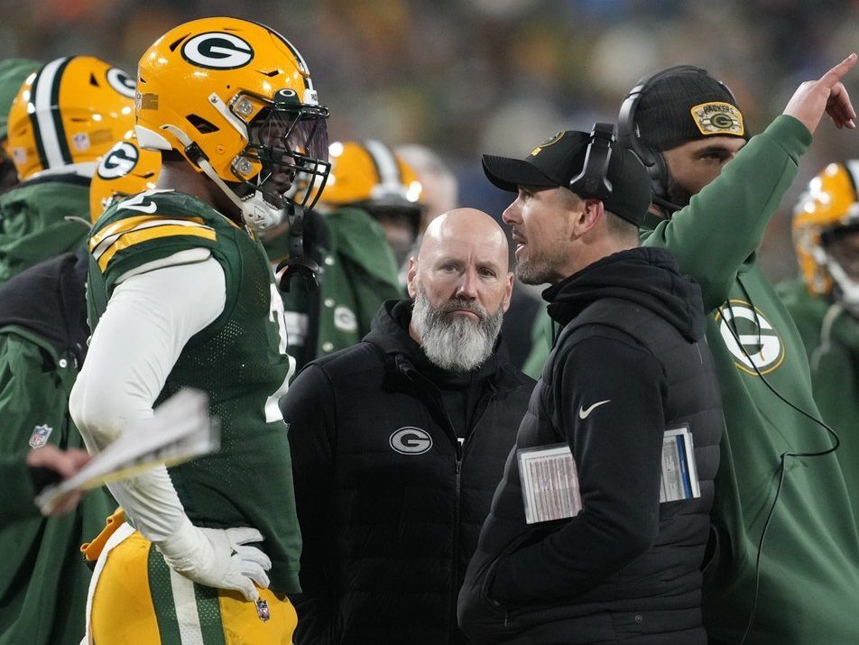 Packers LB Quay Walker Apologizes After His 2nd Ejection | Toronto Sun