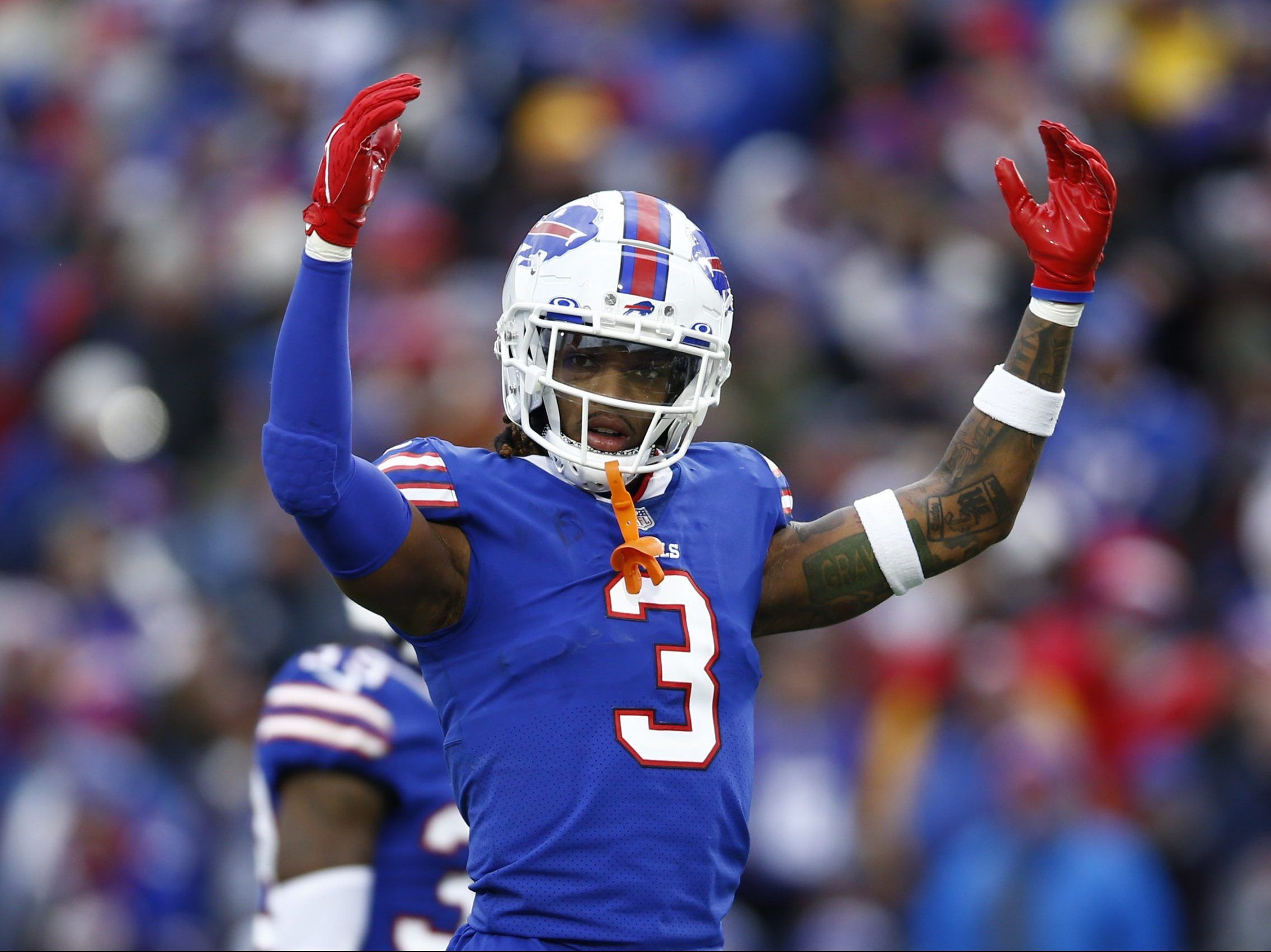 Bills' Damar Hamlin responds to Twitter body double rumours