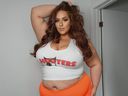 The 27-year-old, 5-foot-9, 320-pound content creator says she never actually wanted to be a so-called “Hooters girl.”