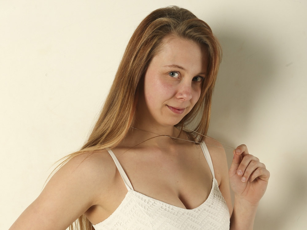 SUNshine Girl Samma Toronto Sun