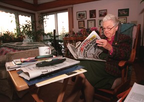 Mississauga Mayor Hazel McCallion begins her day with a read of Toronto's daily newspapers. (Juan Fanzio/Toronto Sun)