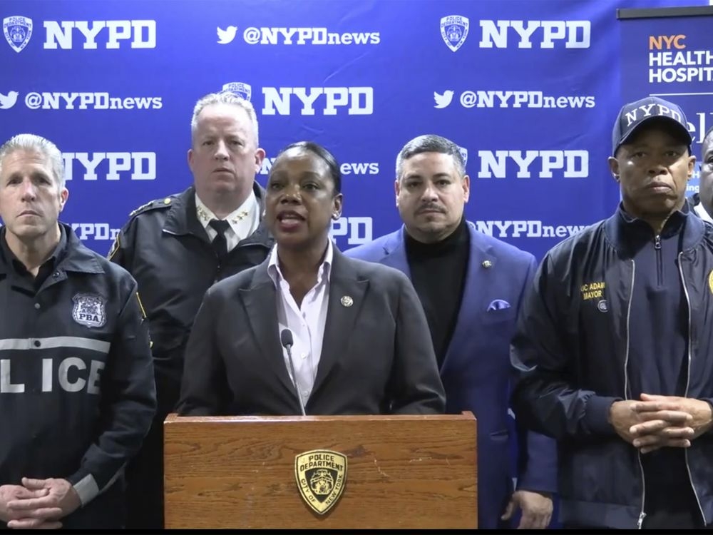 Des officiers du NYPD blessés, un suspect abattu près de l’événement de Times Square NYE