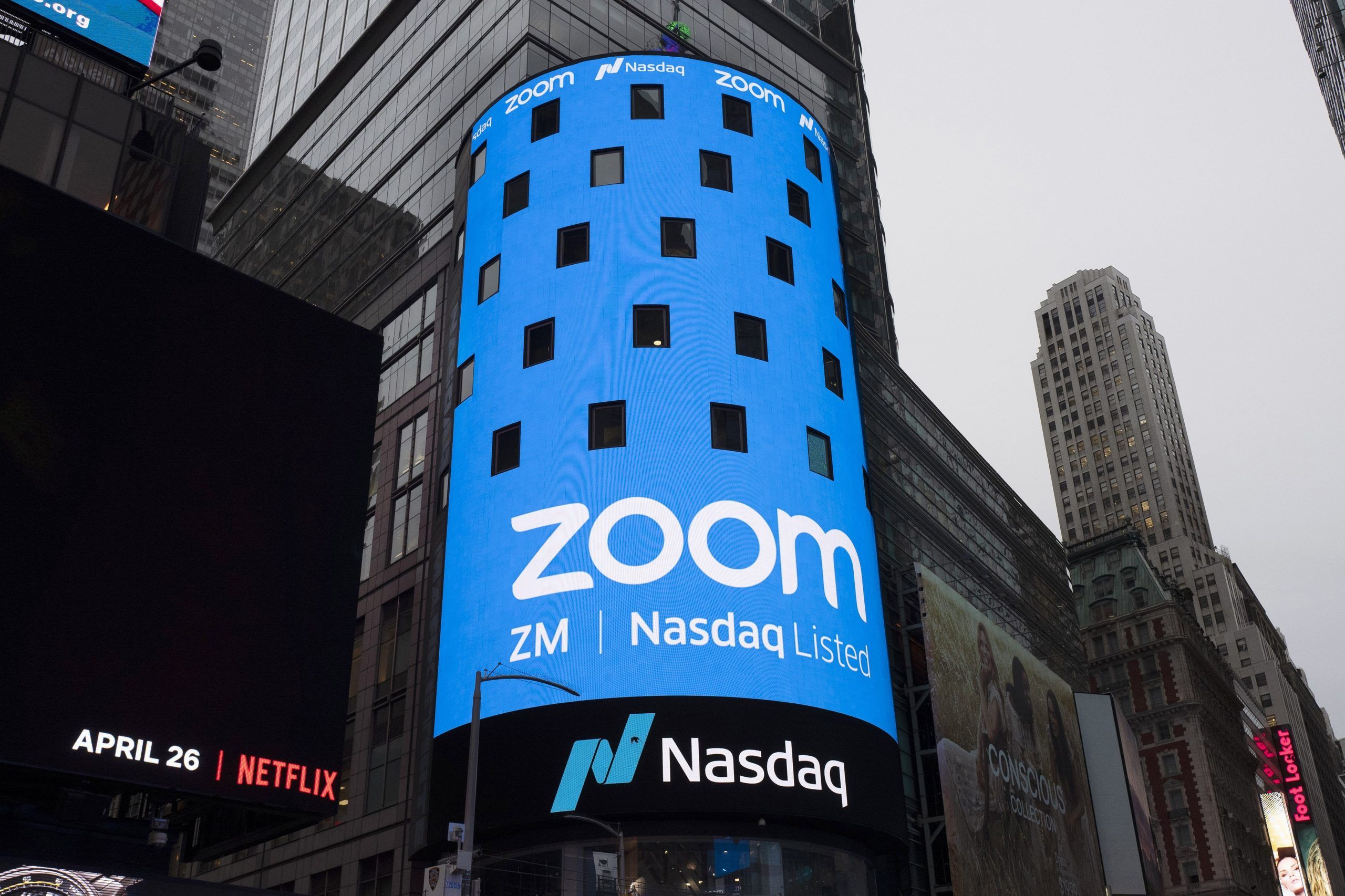 Nasdaq Drops Zoom in Sign Pandemic-Era Darling Trade Is Over