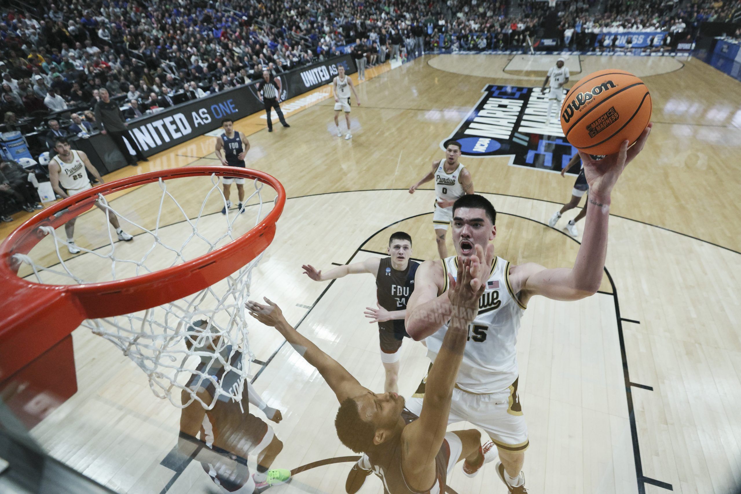 Toronto’s Zach Edey Named AP NCAA Men’s Basketball Player Of The Year ...