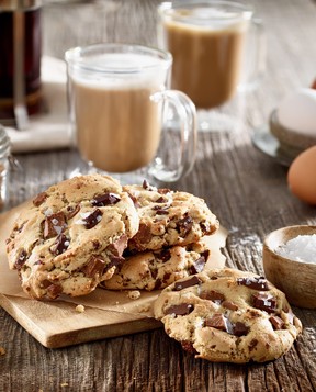 Chocolate tahini cookies – Egg Farmers of Ontario