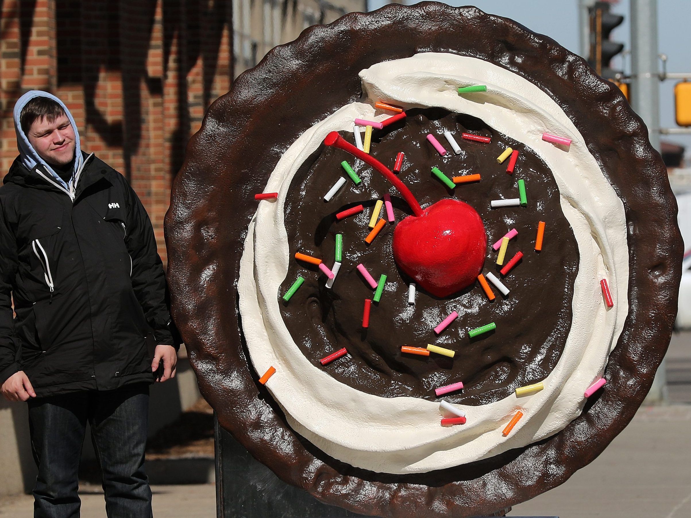 Crumbl Cookies Expands To Canada With First Location In Edmonton ...