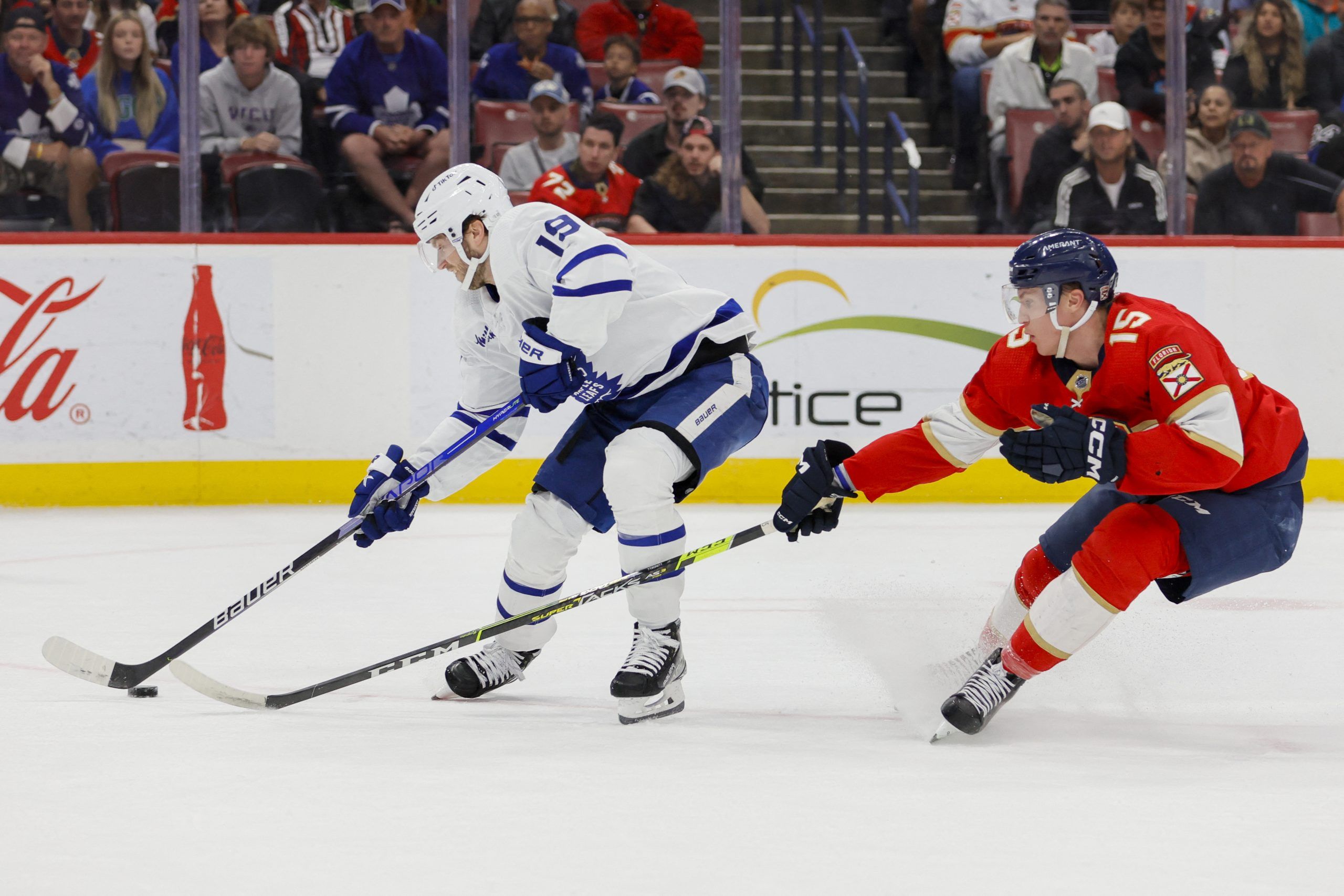 Panthers top Maple Leafs to steal home ice in second round