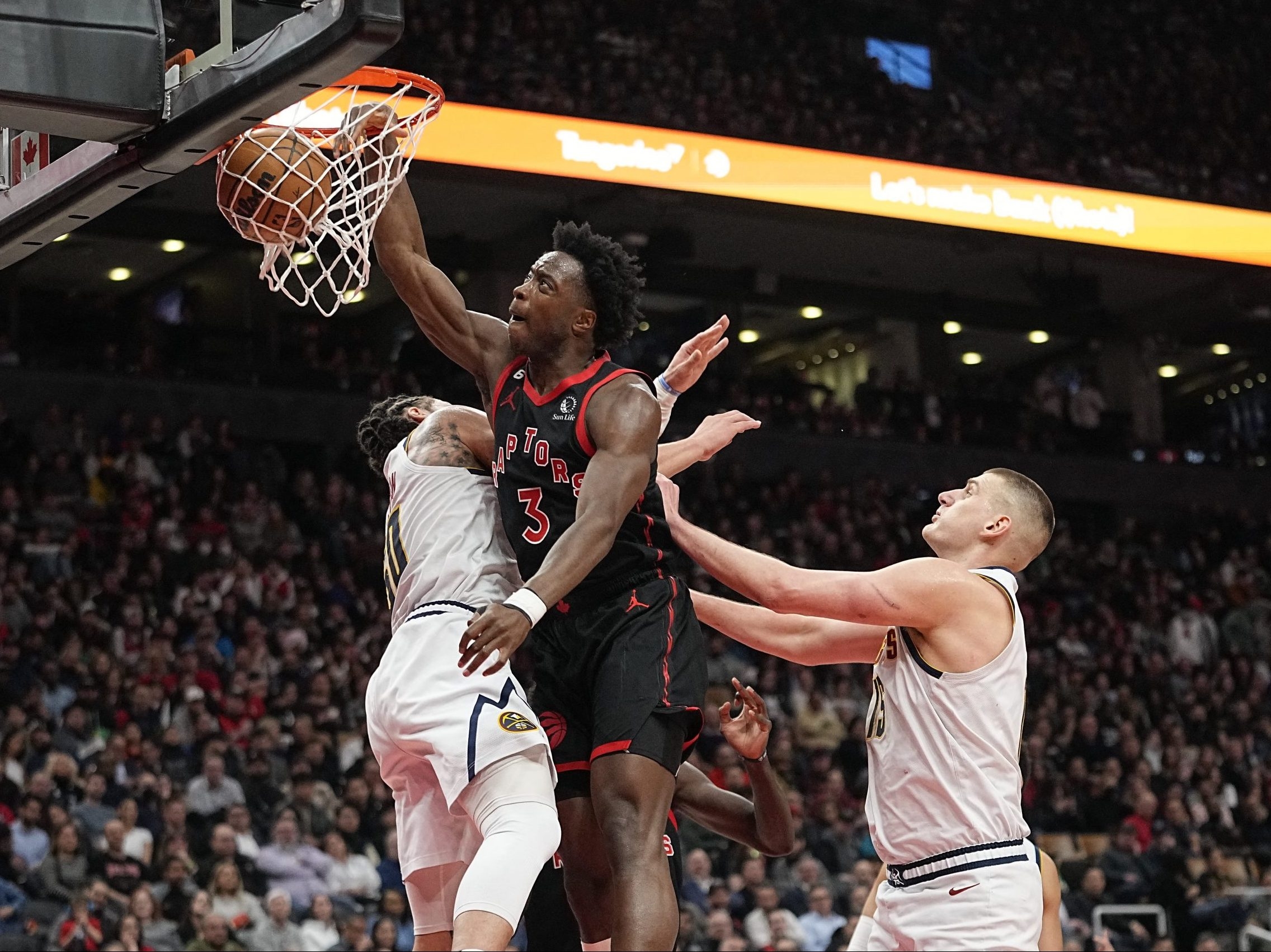 Siakam scores 33 points as Raptors beat the Nuggets in Denver