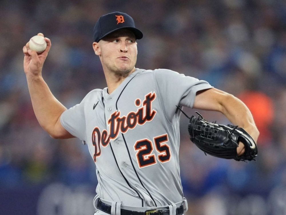 Detroit pitcher Matt Manning breaks foot