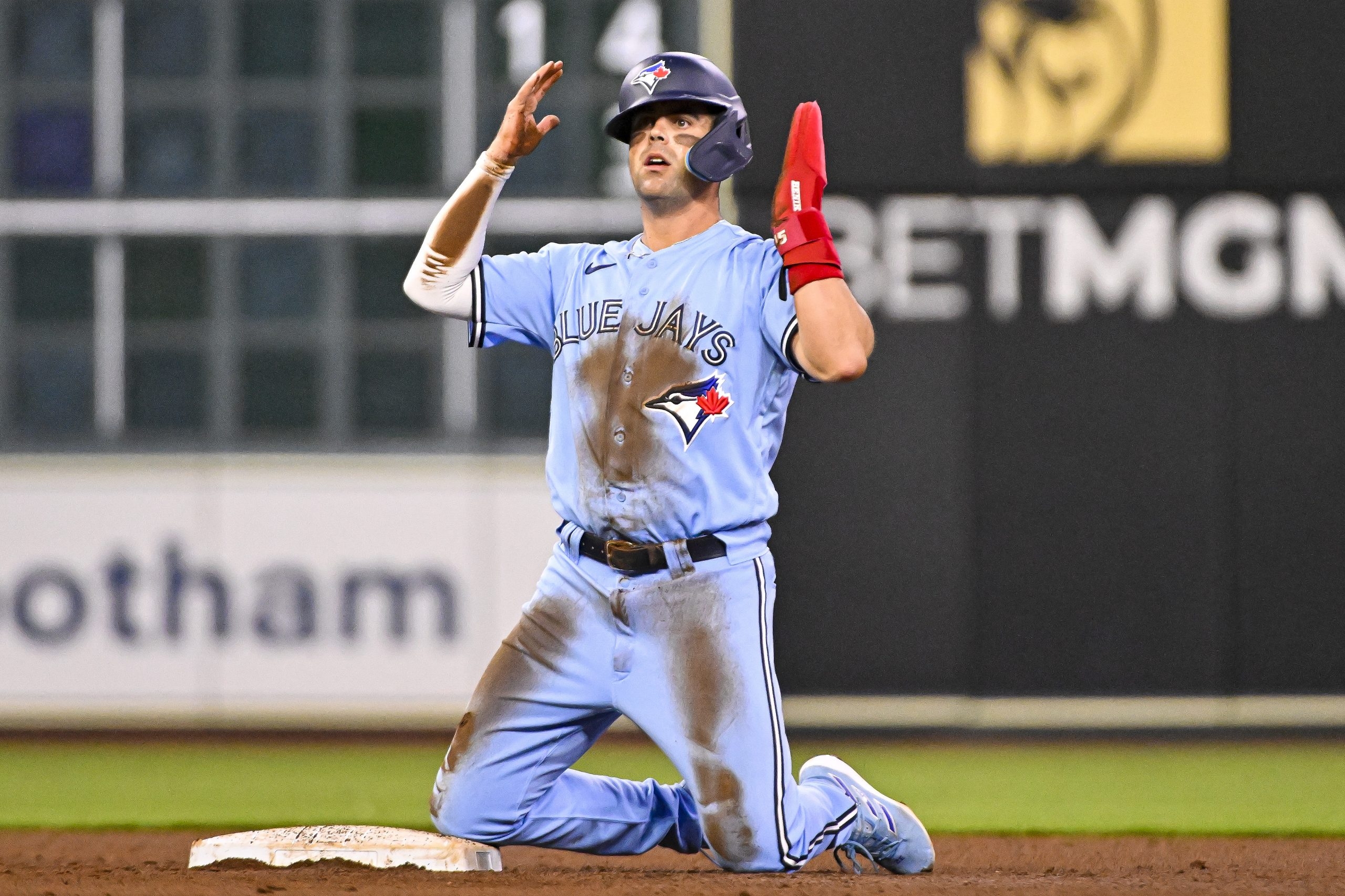 Blue Jays unveil 'New Blue' uniform ahead of 2020 MLB season