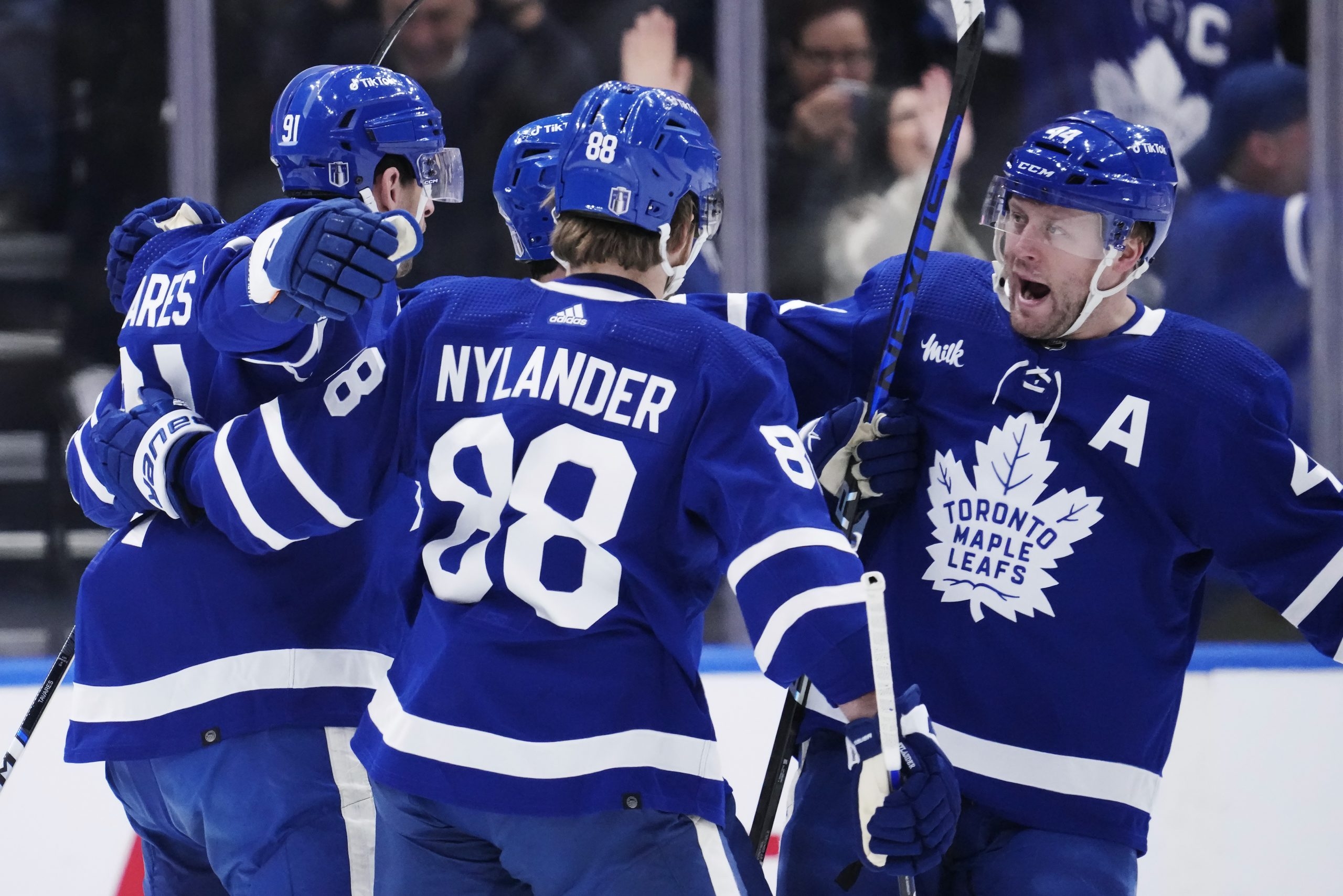Maple Leafs win 4-1, end Lightning's 5-game winning streak